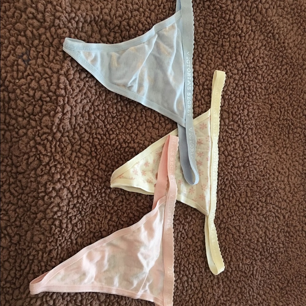 VS V string Panties NWOT